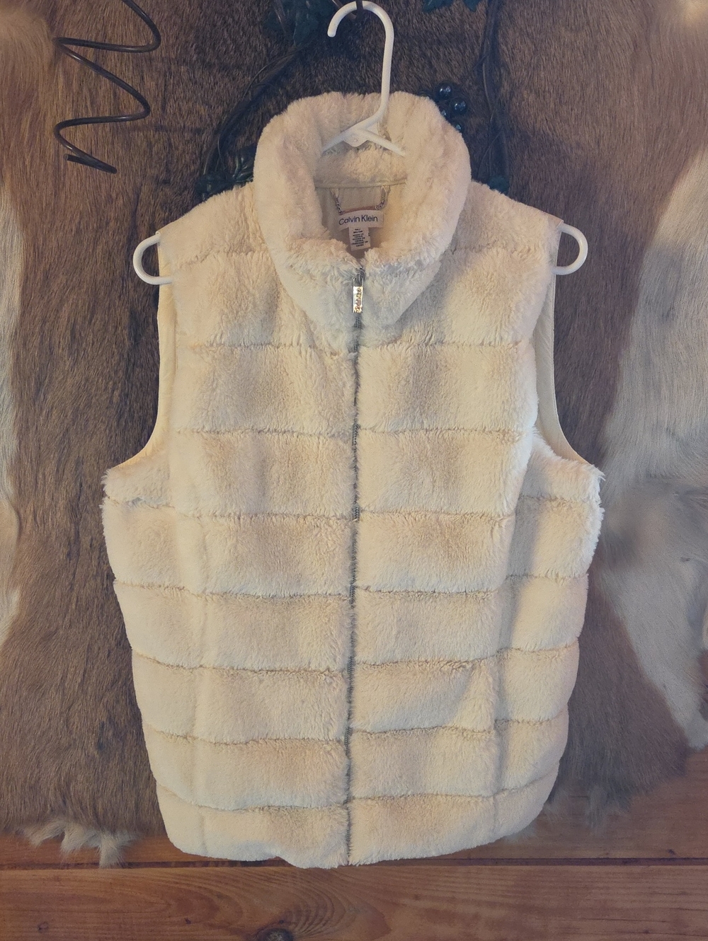Calvin Klein Women's Cream Faux Fur Puffer Vest